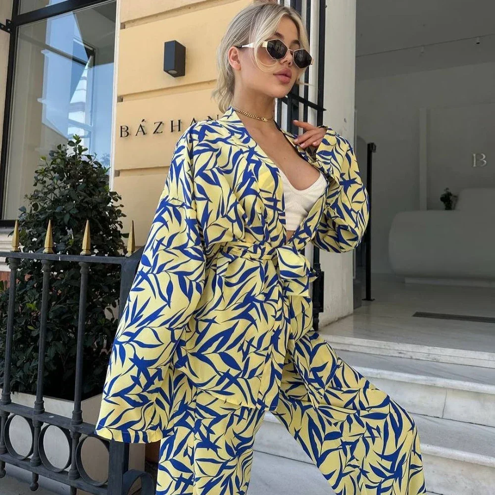 Top con lacci a righe da donna set di pantaloni cappotto sottile a maniche lunghe alla moda con cintura pantaloni a gamba larga a vita alta Lady