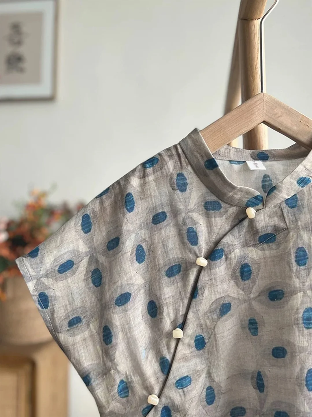 새로운 중국 스타일 면 린넨 여성 여름 레트로 민족 스타일 비스듬한 칼라 버튼 플라이 스타일 티셔츠...