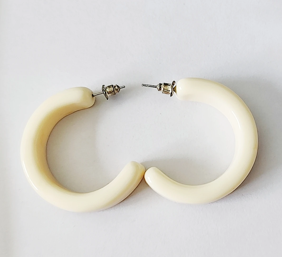 Trendy C-shape Dangle Earrings for Women Velvet Cloth Acrylic Round Circle Dangle Earrings Brown Light Pink Beige Jewelry