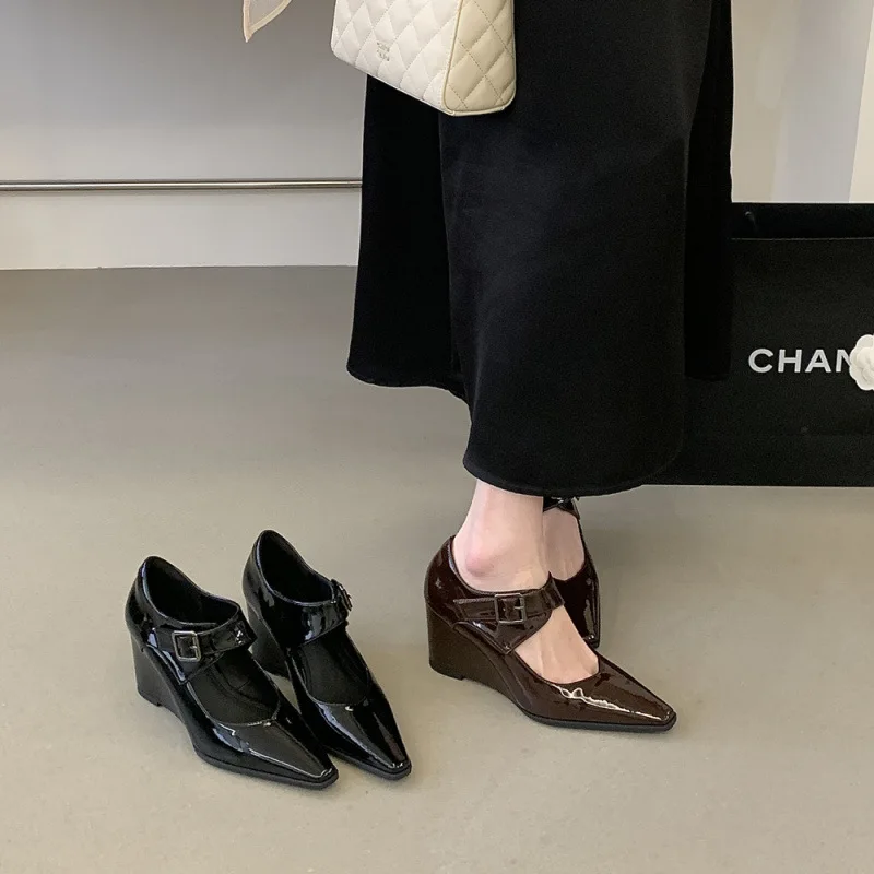

2026 Spring New Women's French Style Wedge Heels Black Patent Leather Buckle Strap Pointed Toe Pumps