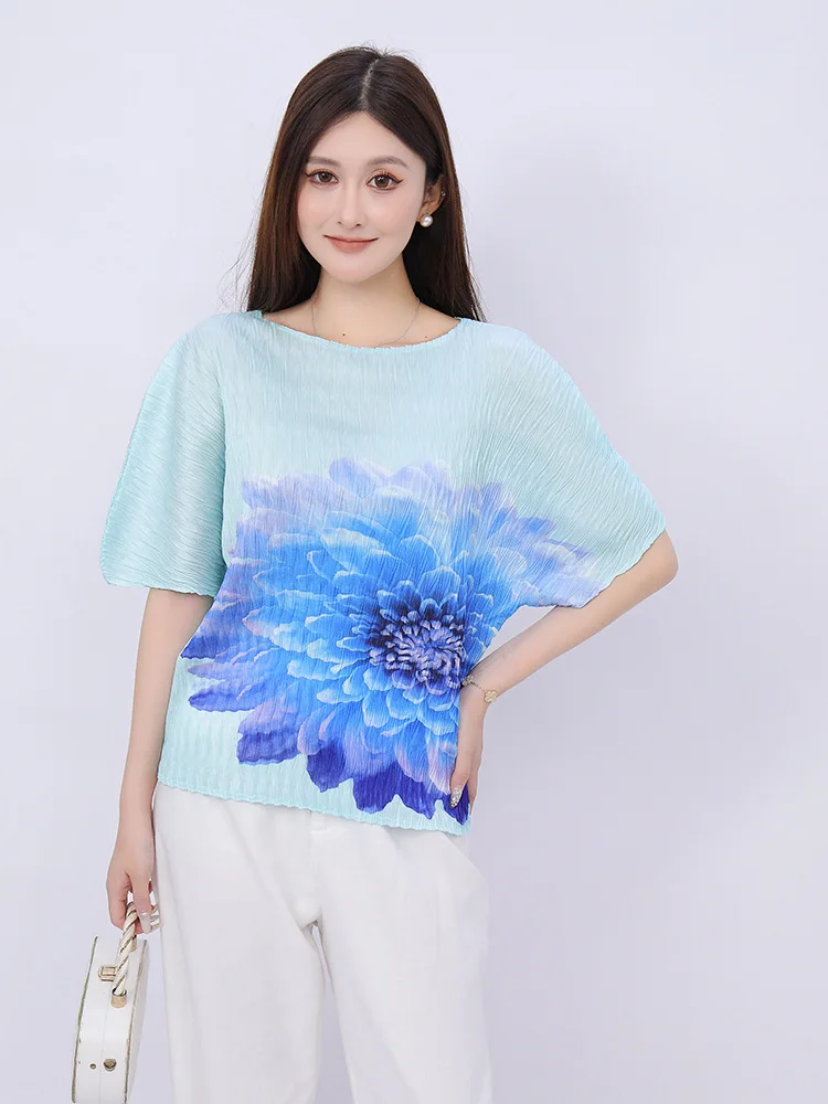 

Miyake Pleated Tops for Women 2025 Summer New Fashion Printed Bat Sleeves Round Neck Loose T-shirt for Women
