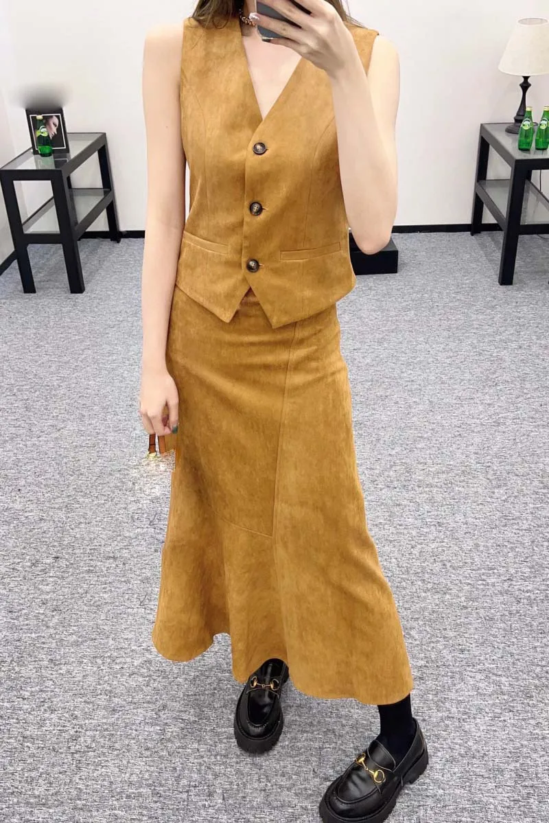 

Commuting style women's half skirt fashionable, exquisite, comfortable, silk suede slim fit, versatile dating mid length skirt