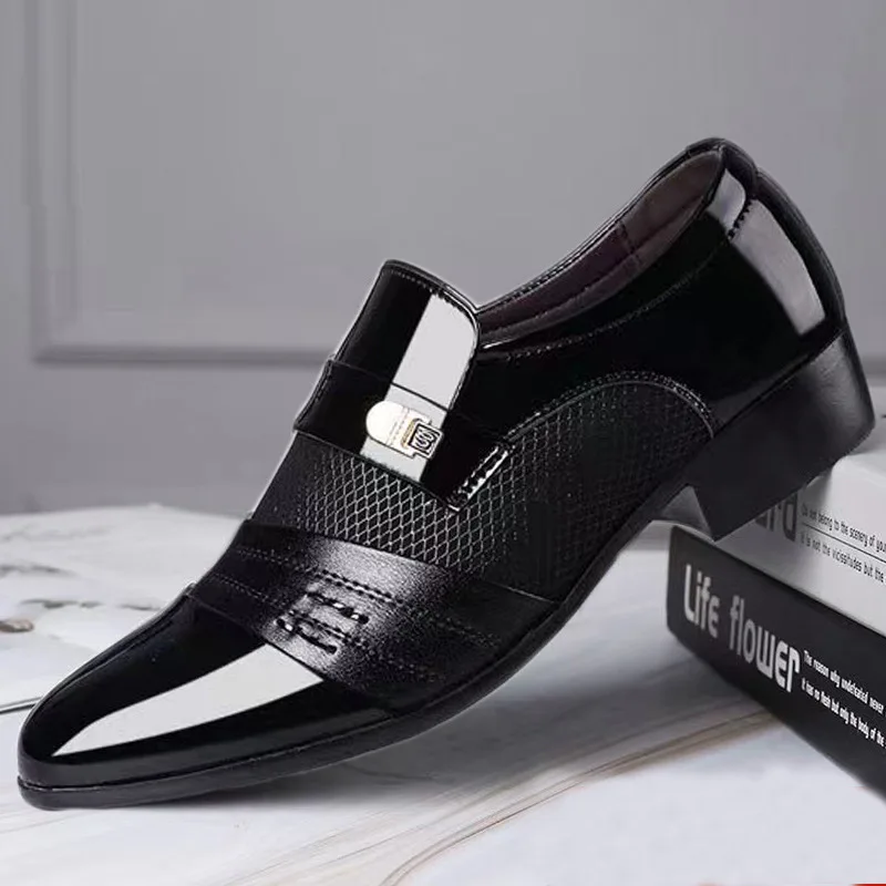 Men's patent leather shoes Korean-style dress shoes retro versatile comfortable and casual business Gentleman Office Shoes Man