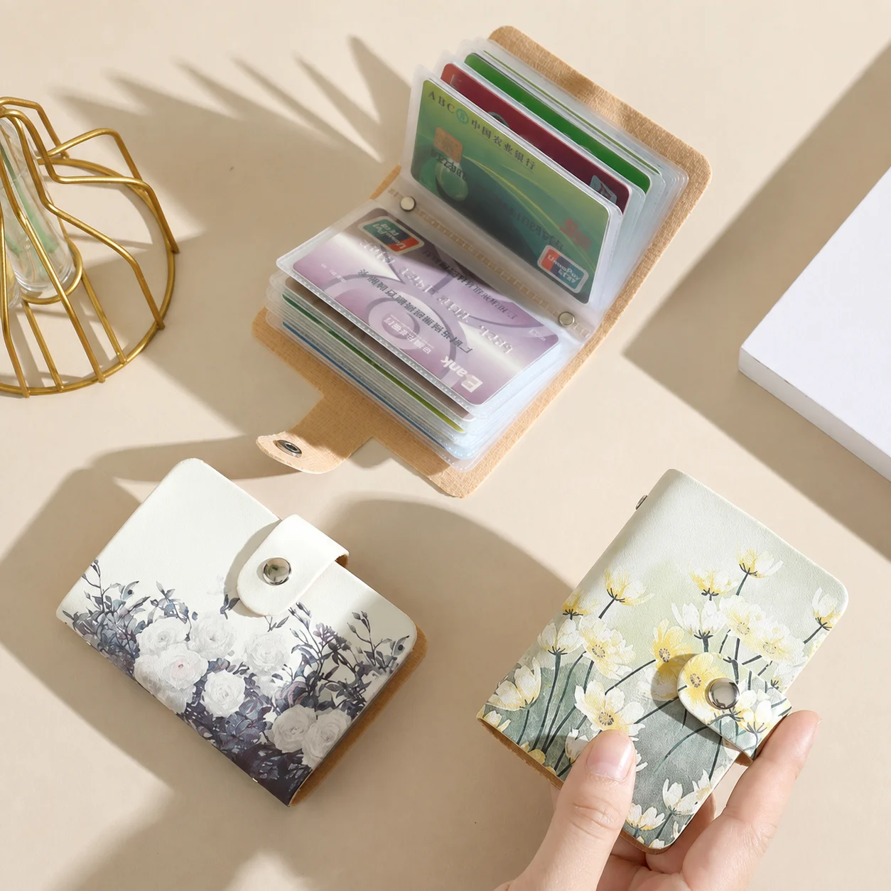 Compact Card Holder Lightweight Pu Leather Card Case Floral Card Holder Water-Resistant For Daily Commuting Pocket Short Trips