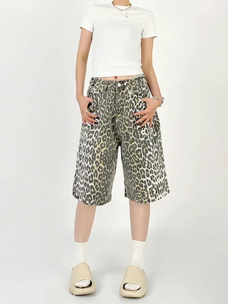 女性のショートパンツデニムヒョウ柄ハイウエストストレートレッグパンツストリート原宿 Y2K レトロ多用途ファッションワイドレッグジーンズ