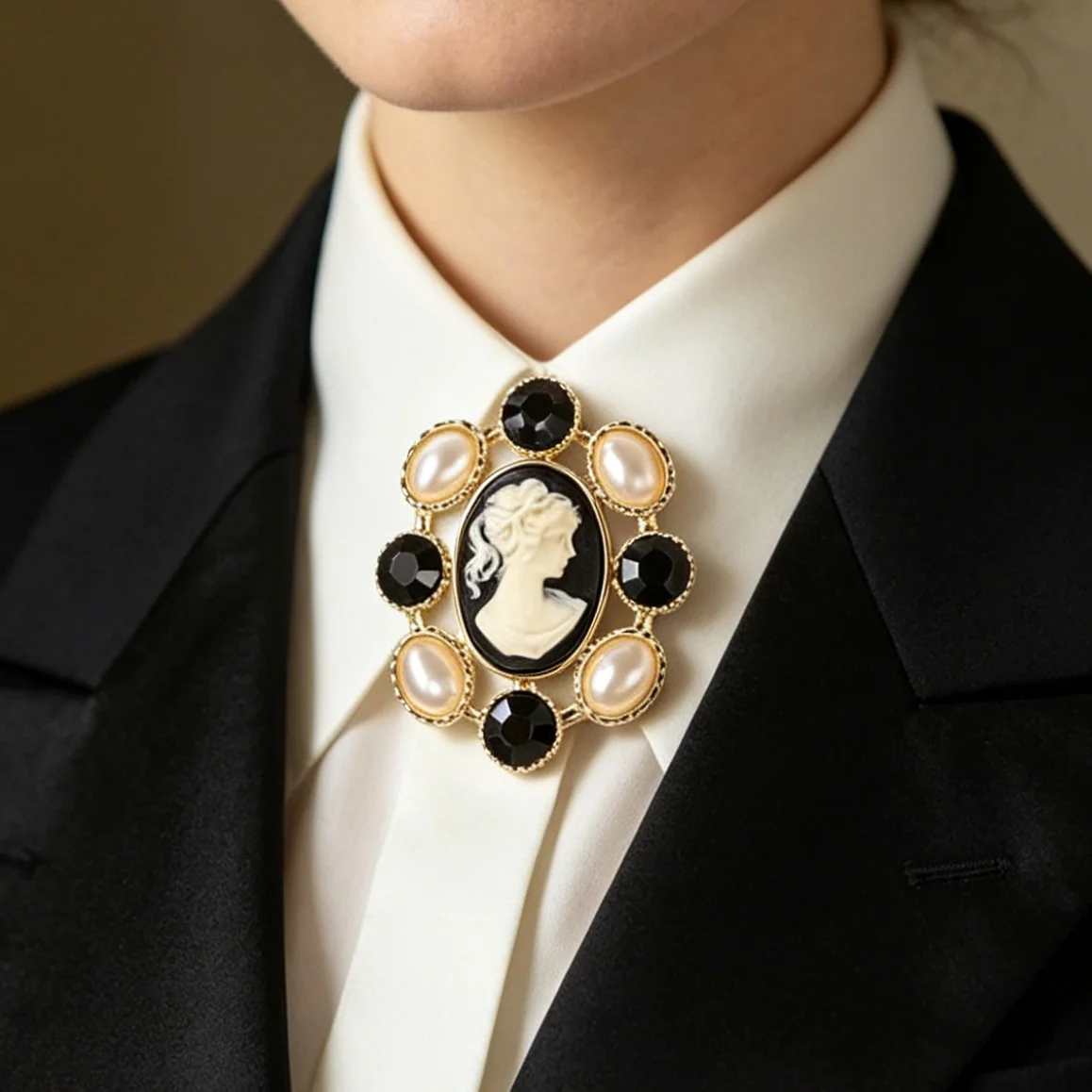 Fashion Style Pin Brooch Fashion Cross Tassels Leaf Flower Rhinestone Dog Women Pin Brooch