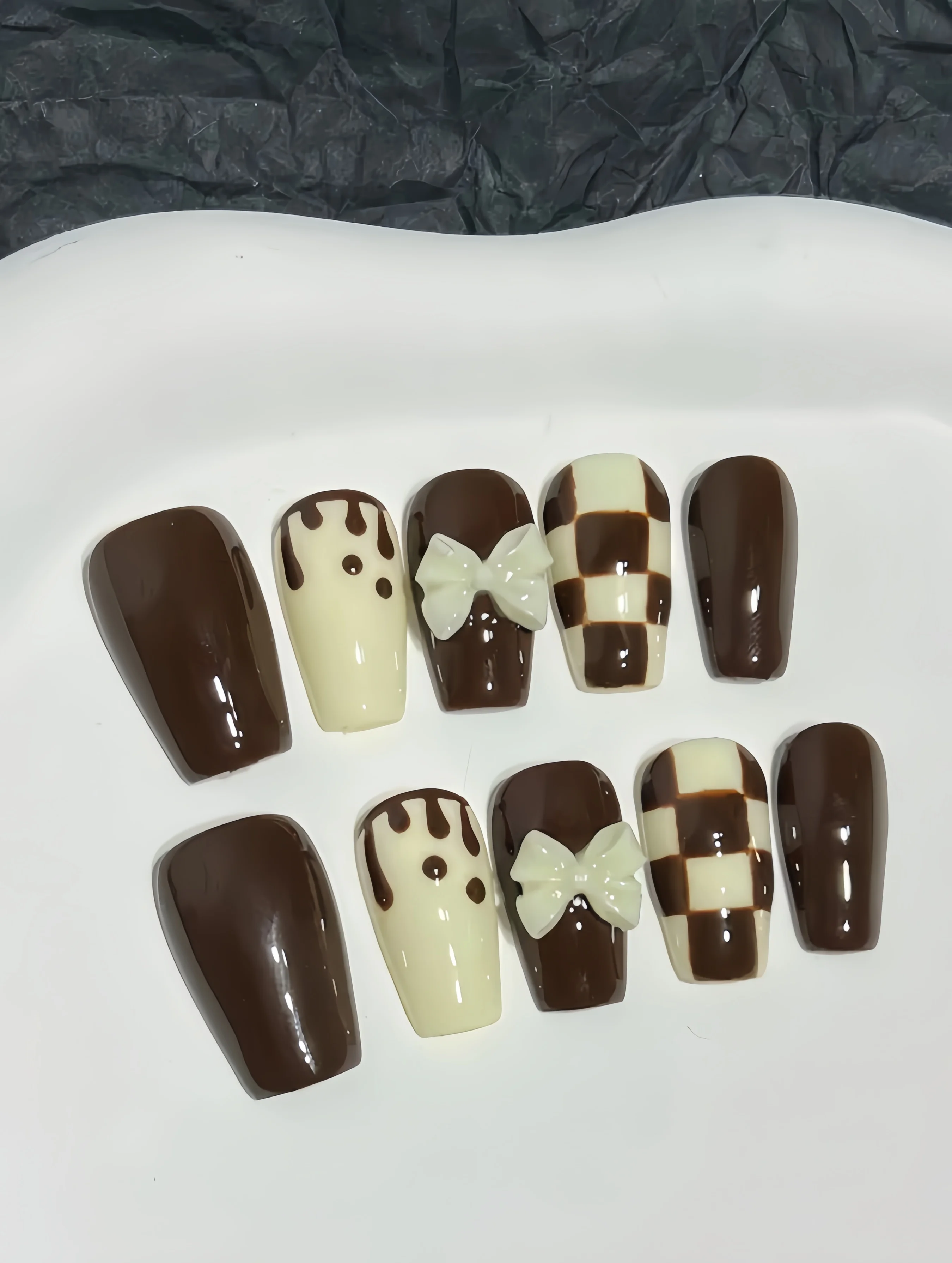 10 Pieces of Handmade Wearable Nail Tips, Trapezoidal Shape, Full Coverage, Medium-Length, Chocolate Brown and Milky White Color Scheme, Milk Coffee Sweet Girl Healing Style, Suitable for Women and Girls, for Autumn an