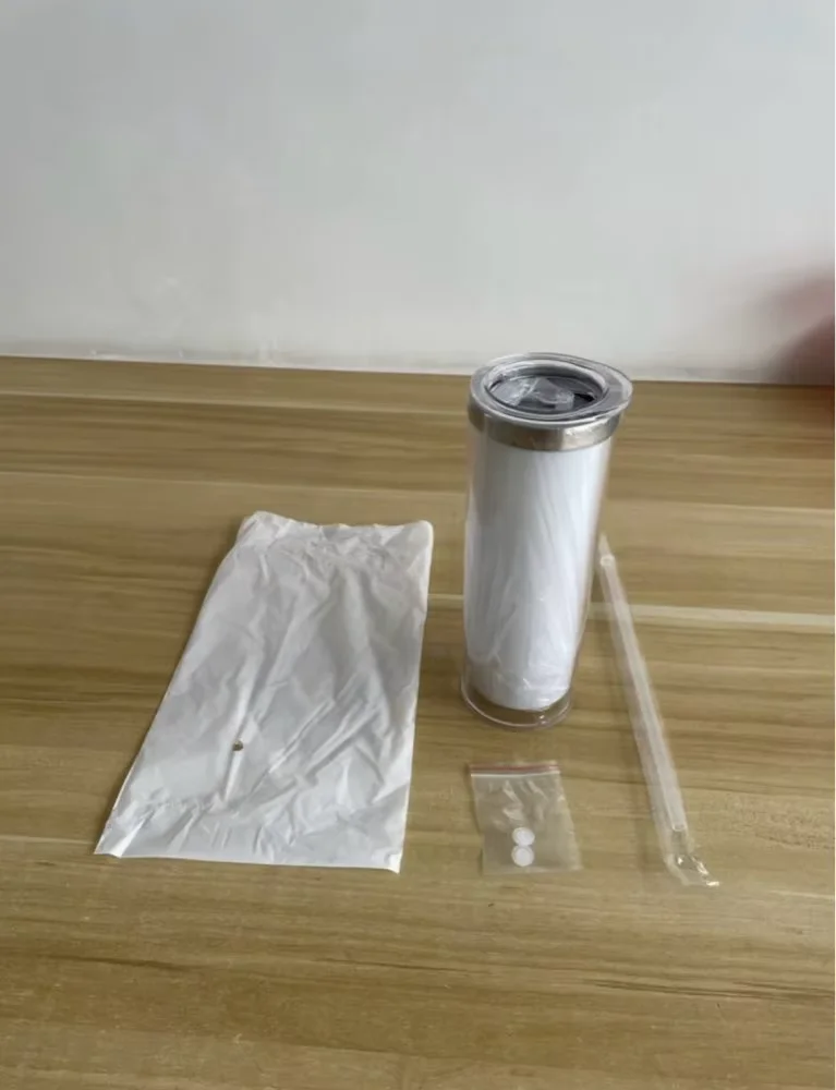 20oz stainless steel outer plastic inner stainless steel double-layer sandwich bright spot bottom punched snowflake ball