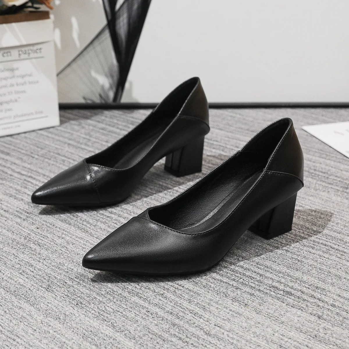 Single shoe women's middle heel 2026 black formal high heels professional flight attendant work shoes shallow mouth