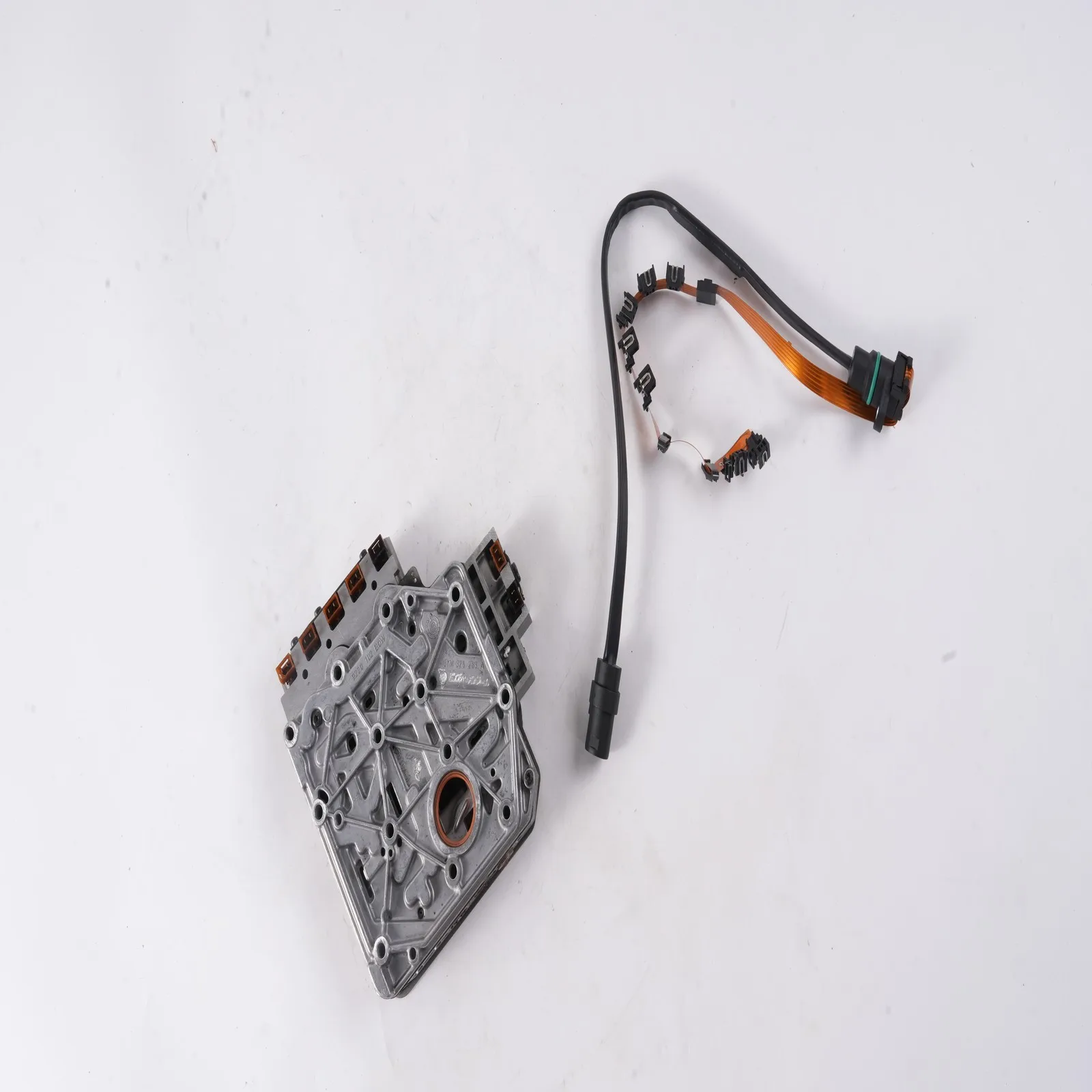 

1 шт. 01M корпус клапана автоматической коробки передач 01M325283A для Volkswagen Golf Beetle 1999-2006 1,4 л 1,8 л 2,0 л