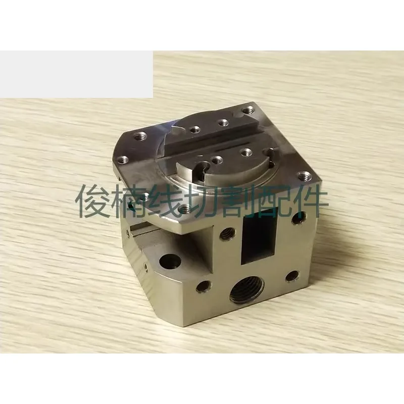 

Верхний матричный блок деталей EDM 3082519 Направляющий держатель для станка для резки проволоки с ЧПУ серии SODIC K AQ