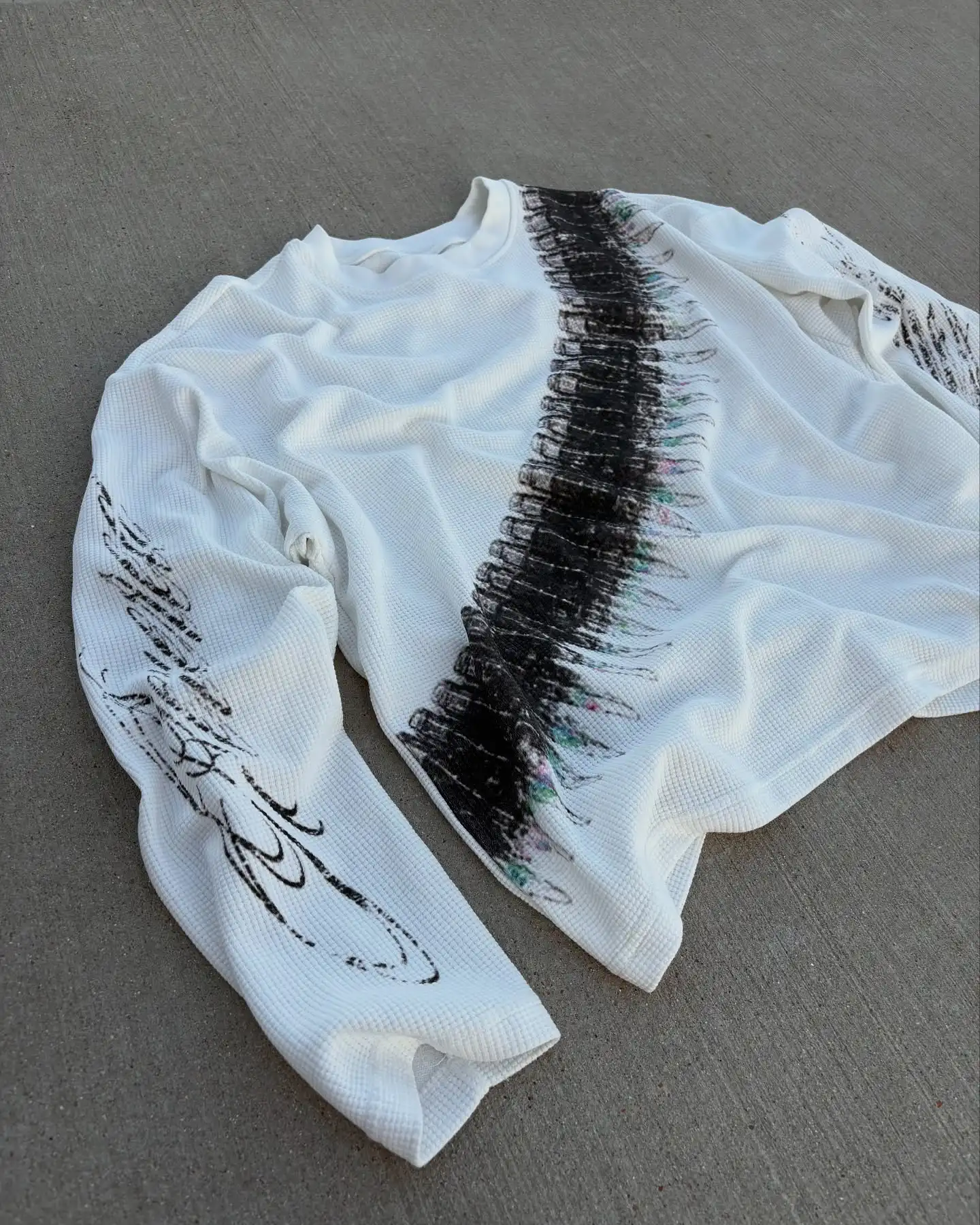 ヴィンテージクラシック弾丸プリントグラフィック Tシャツ Y2K ストリート特大 Tシャツ原宿クルーネック長袖トップ女性服