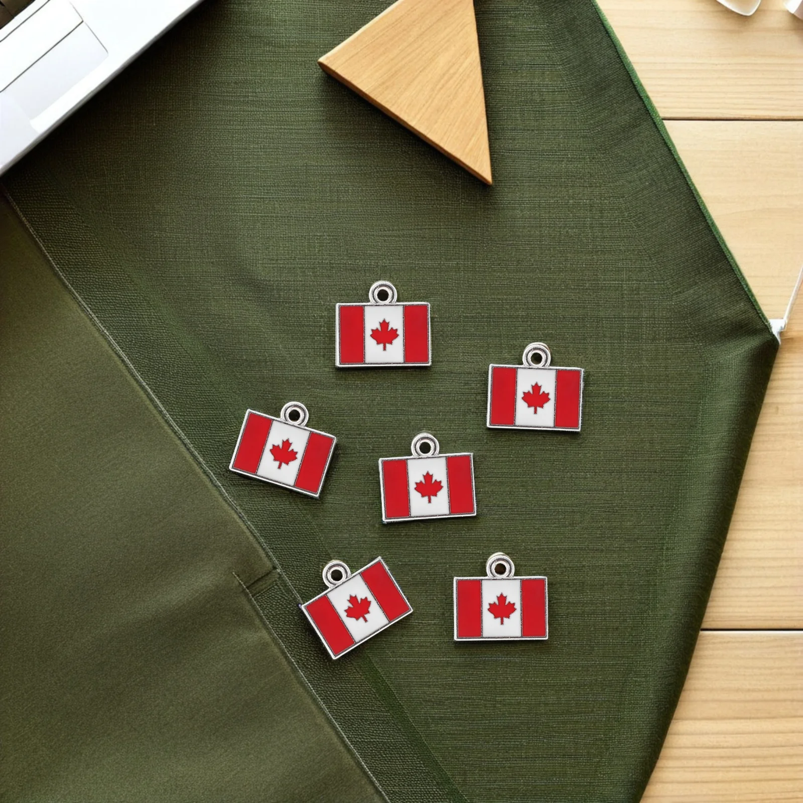 

20Pcs Canada Flag Charm Pendant Stylish Drip Oil Finish Alloy Metal for DIY Jewelry Making Necklace Bracelet Earring Craft
