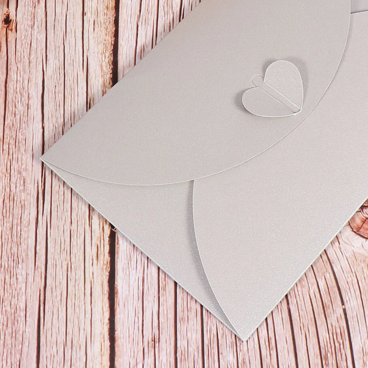 

20pcs Heart-Shaped Buckle Greeting Envelopes Mini Paper Envelopes For Gift Cards Wedding Placeholders Business Cards Thick