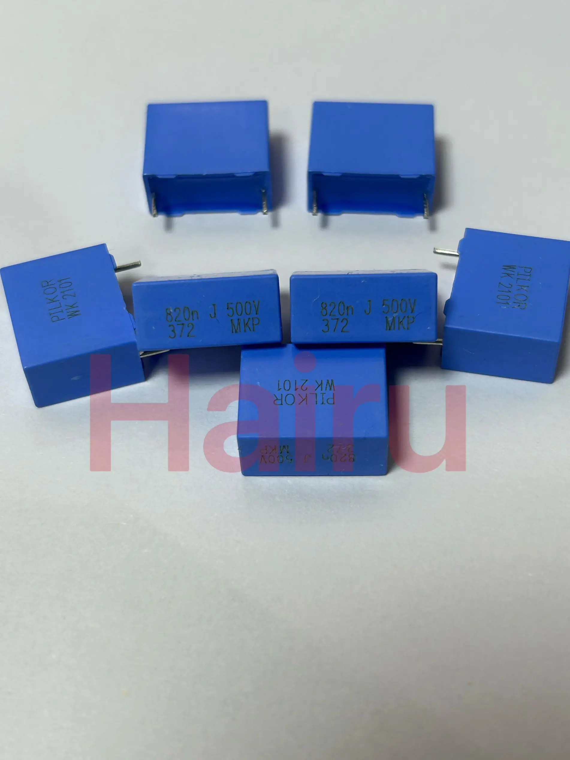 10 stücke ~ 50 stücke Neue 0,82 UF 500 V PILKOR MKP 500 V 0,82 UF 820nF P15mm 820NF 500VDC 824 820nJ J 5% PCM15 Film kondensator