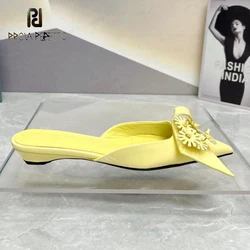 Shiny Leather Designer 2023 New Autumn Slipper Shoes Flower Pointed Toe Beautiful Green Pink Shallow Mouth Mules Lazy Slides