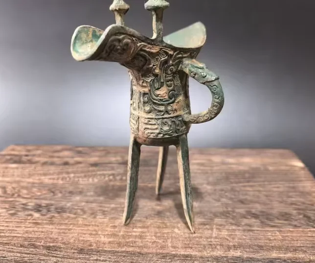 Antique Phoenix-Patterned Three-Legged Cup Wine Cup Wine Cabinet Ornament Crafted Decorative Piece Home Decor Item