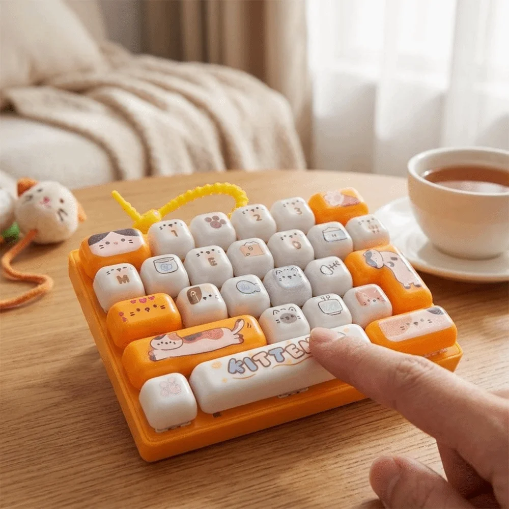 Mini Keyboard 26 Key Keyboard Keychain Simulation Keyboard Push Button Fidget Keychain Colorful Creative Decompression Button