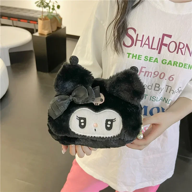 Sanrio-Bolsa de maquiagem portátil multifuncional para mulheres, bolsa de pelúcia dos desenhos animados, grande capacidade, Kuromi, melodia, viagem,