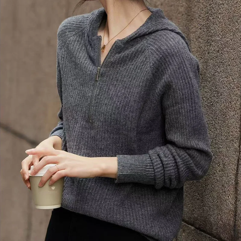 เสื้อสเวตเตอร์ผู้หญิงใหม่ ฤดูใบไม้ร่วง/ฤดูหนาว 2025 ทำจากขนสัตว์ 100% เสื้อฮู้ดถัก สีพื้น สไตล์ลำลอง แฟชั่น ขายดี เสื้อผู้หญิง