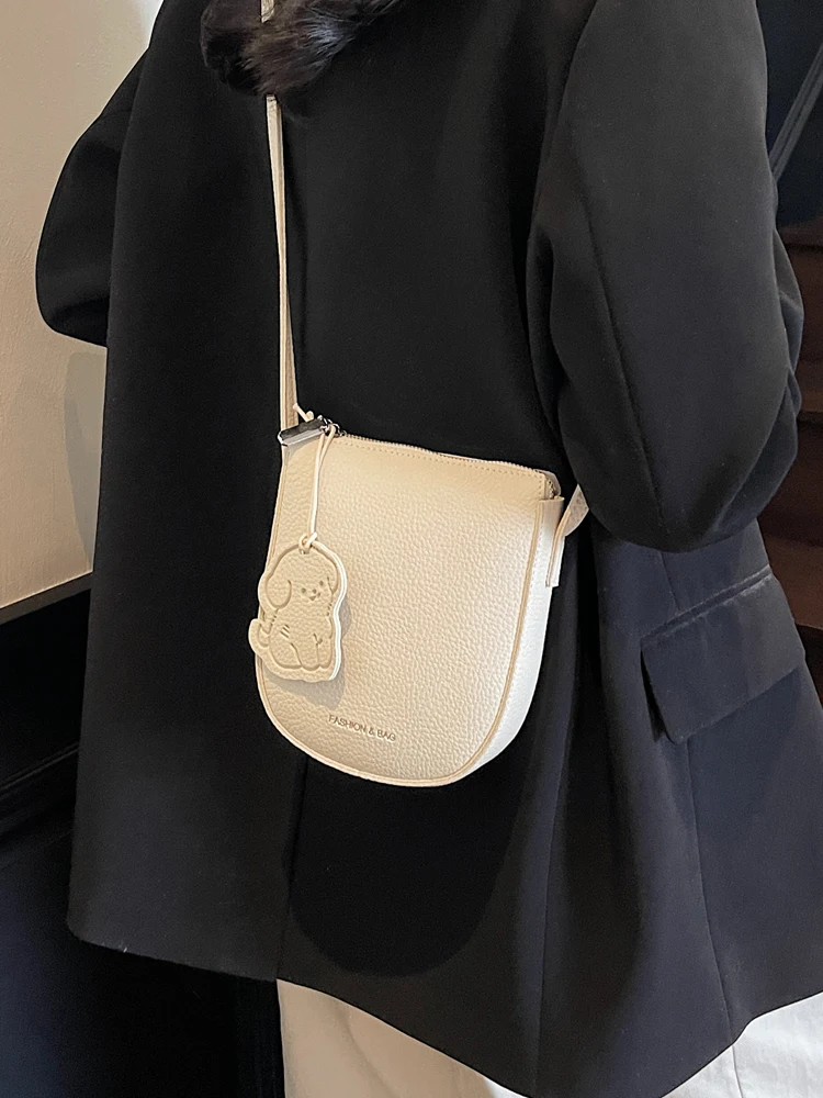 

Fashionable Summer 2026 Women's Crossbody Bag Casual Versatile Lightweight Mobile Phone Bag Soft Surface Bucket Shape
