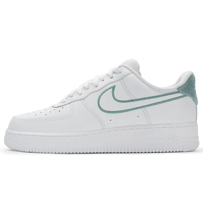 Nike sepatu Air Force One klasik untuk pria, sepatu olahraga Air Force AF-1 musim gugur 2024, sepatu kasual antiselip untuk pria FN8349-100