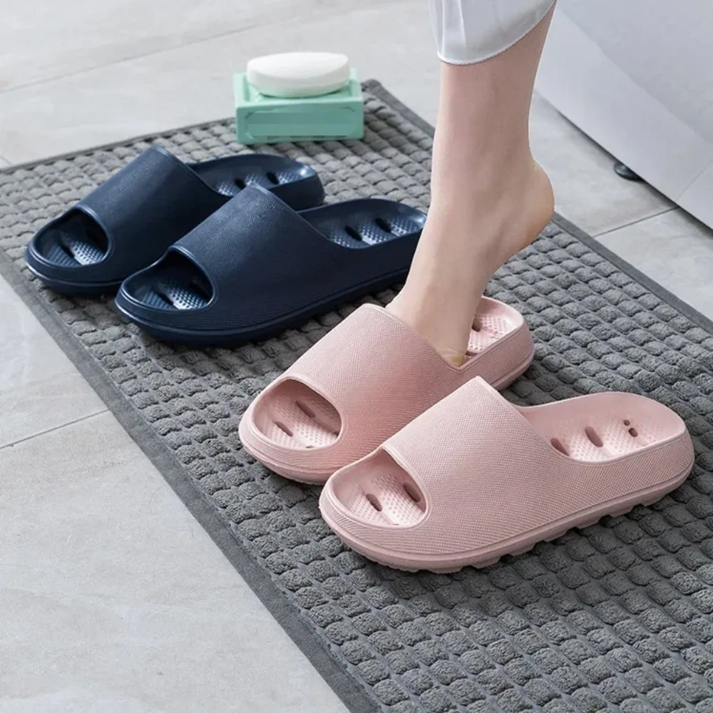 

EVA Couple's Summer Slippers Non-slip Anti-Odor Men Shower Slippers Light Weight Leakage Design Bathroom Slippers Summer Season