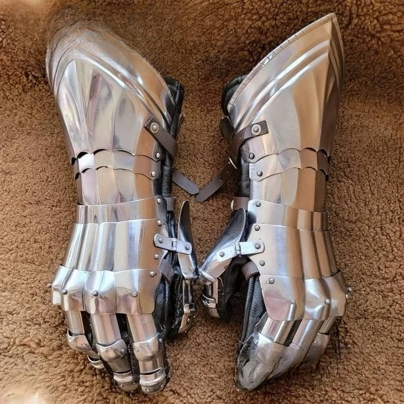 European knight armor brother wrist armor finger guard plate armor wearable iron hand