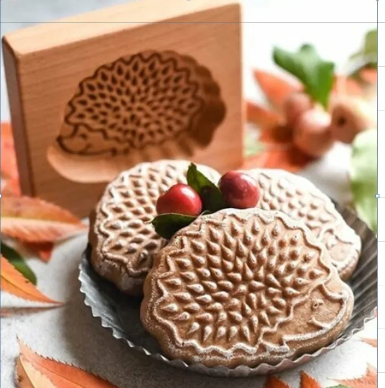 DIY Wooden Shortbread Mold Raspberry Heart Carved Gingerbread Cookie Mold Kitchen Cutter Molds For Valentine\'s Day Easter Party