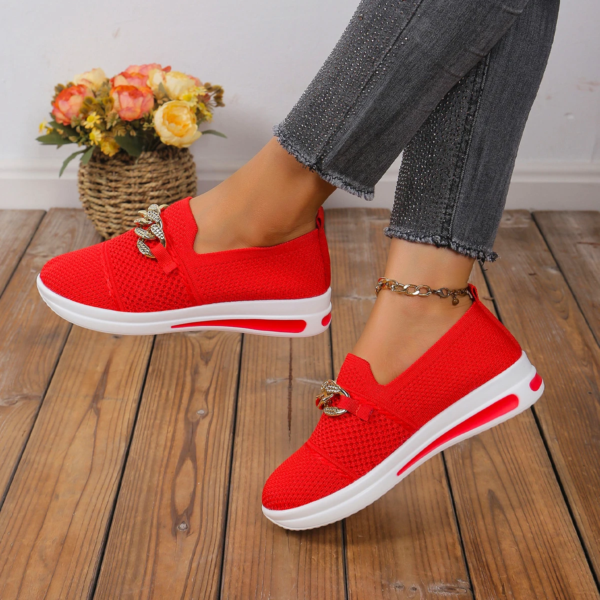 Women Sneakers Breathable Knit Designer Shoes for Woman Lightweight Soft Sole Flats Sneakers Anti-Slip Casual Sneakers Women