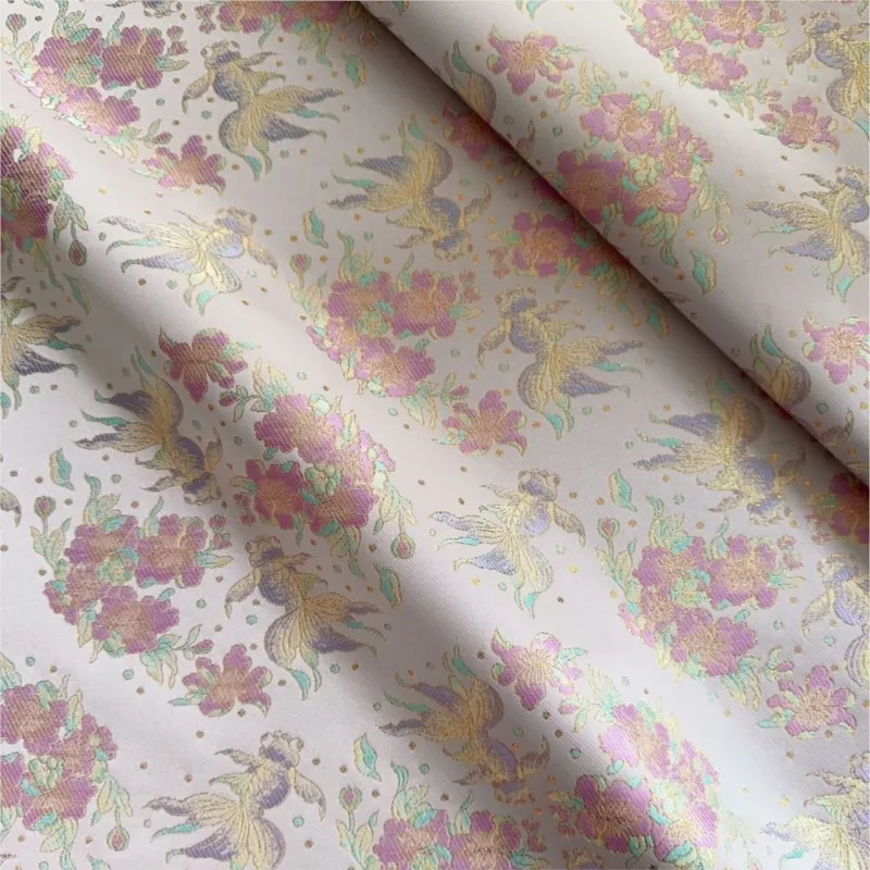 

New Chinese-style women's wear vest cheongsam and dress made of jacquard fabric with gold-colored goldfish brocade