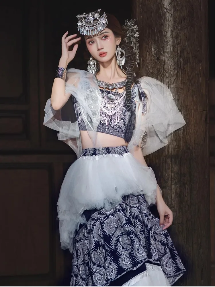 

Batik strapless long dress set ethnic style performance costume travel and outing photography