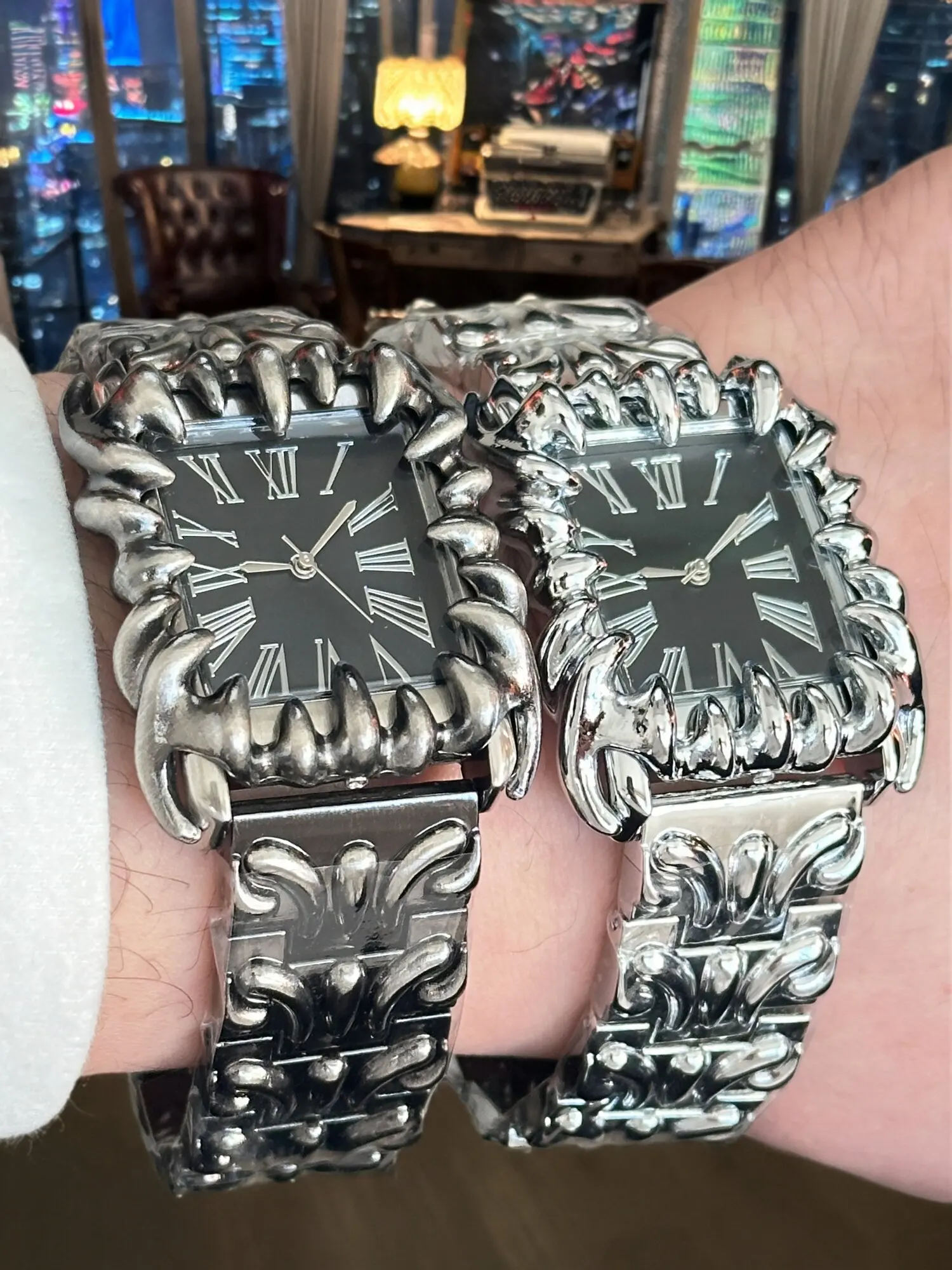 Hot Sale Luxury Men's Watch Unique Stainless Steel Special-shaped Claws Roman Numerals Watches for Man