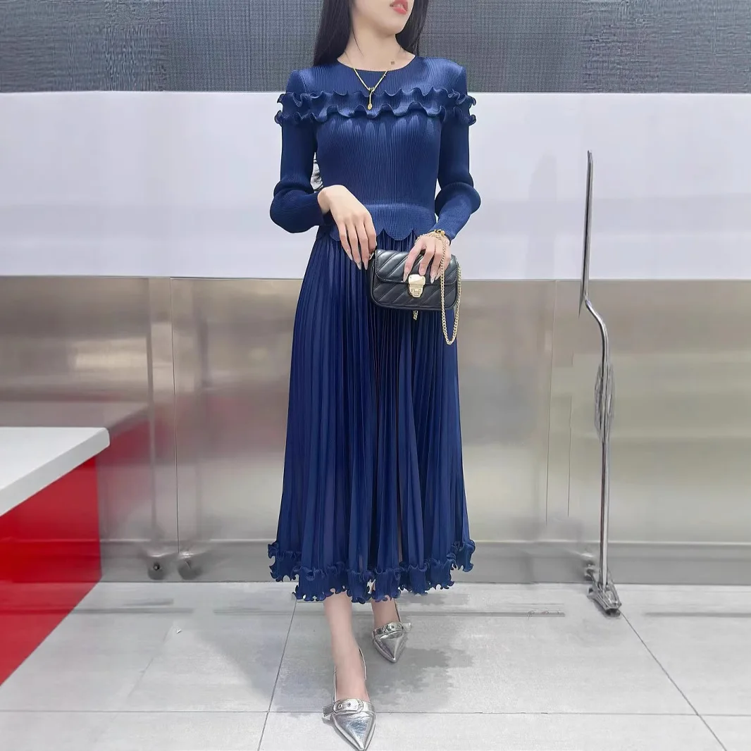 

Miyake New Xiaoxiangfeng Closes Its Waist and Looks Fashionable Temperament Celebrity Loose Fungus Edge Dress Pleated Round Neck