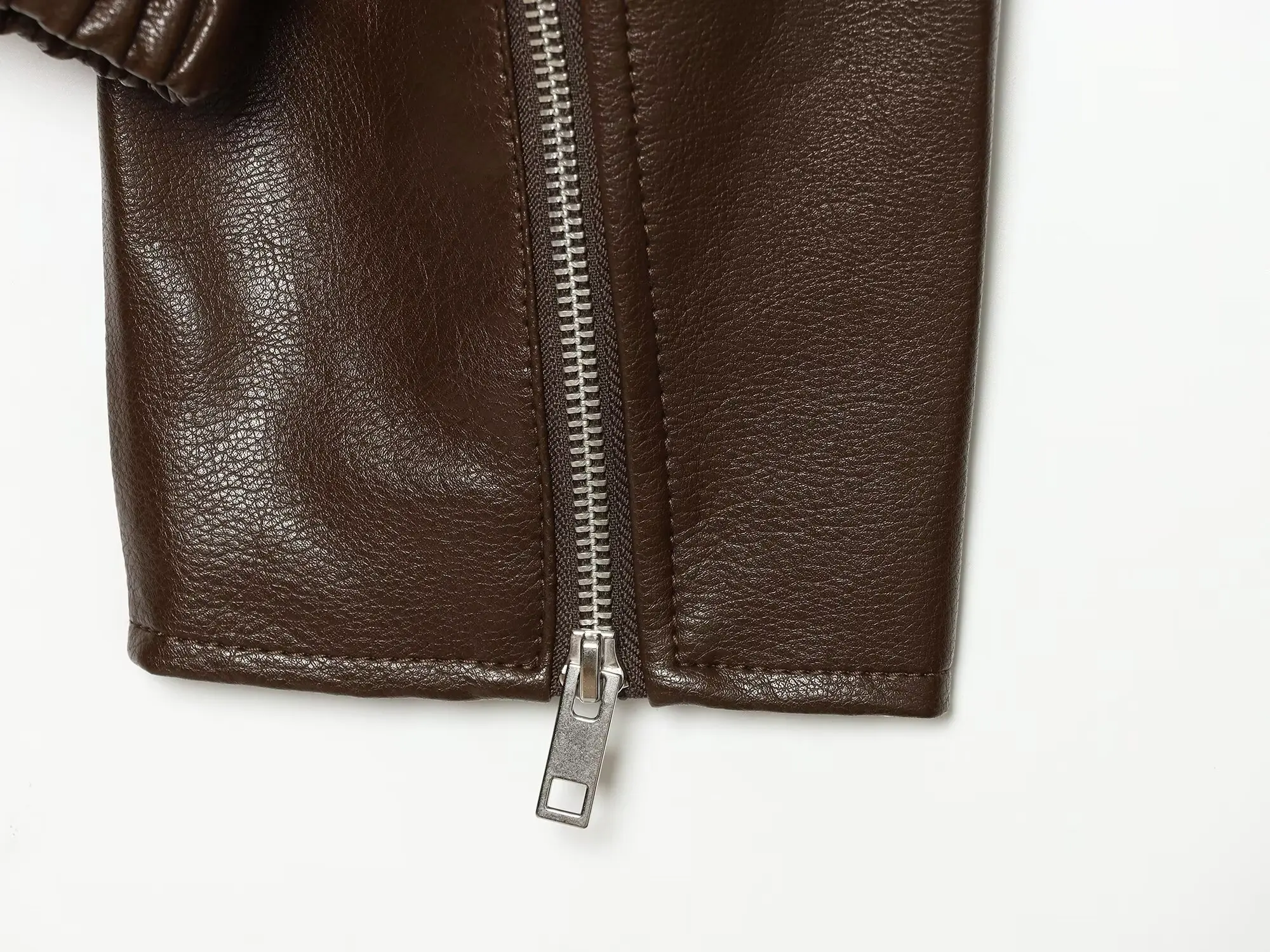 BSAY 2026 Herbst Neue Damen Stehkragen Kunstlederjacke Diagonaler Reißverschluss Kurze Motorradjacke Elastische Taschen Biker-Oberbekleidung – Detail 16