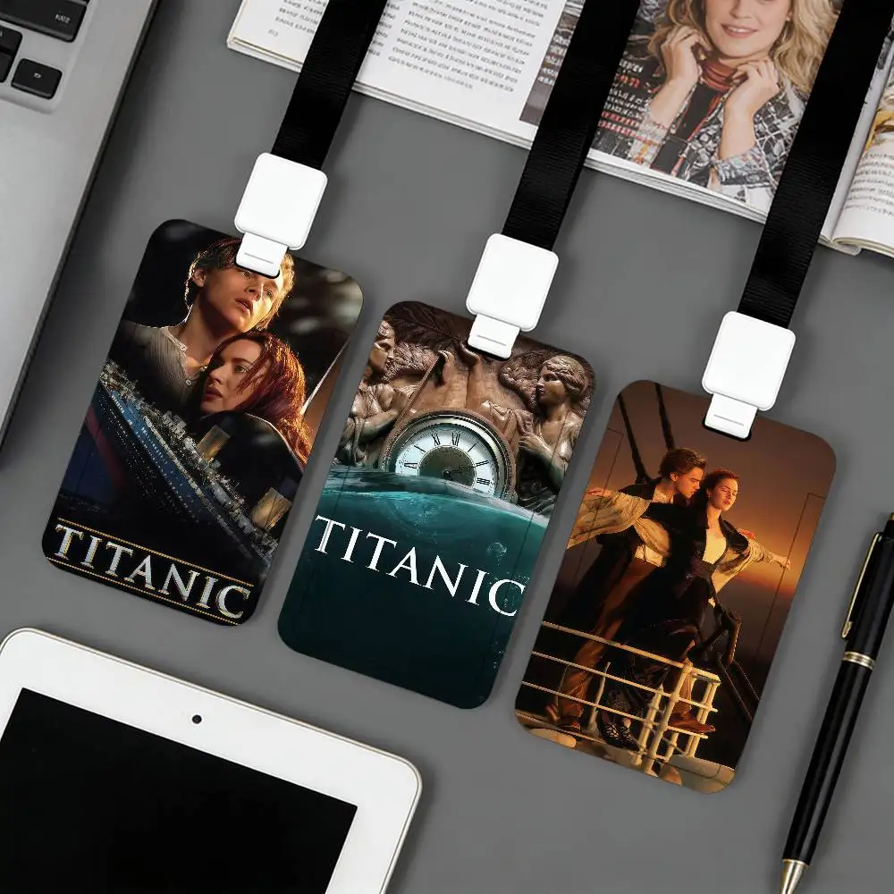 

Держатель для карт Movie T-Titanic, подходящий для удостоверений личности, банковских карт, проездных билетов и рабочих пропусков.