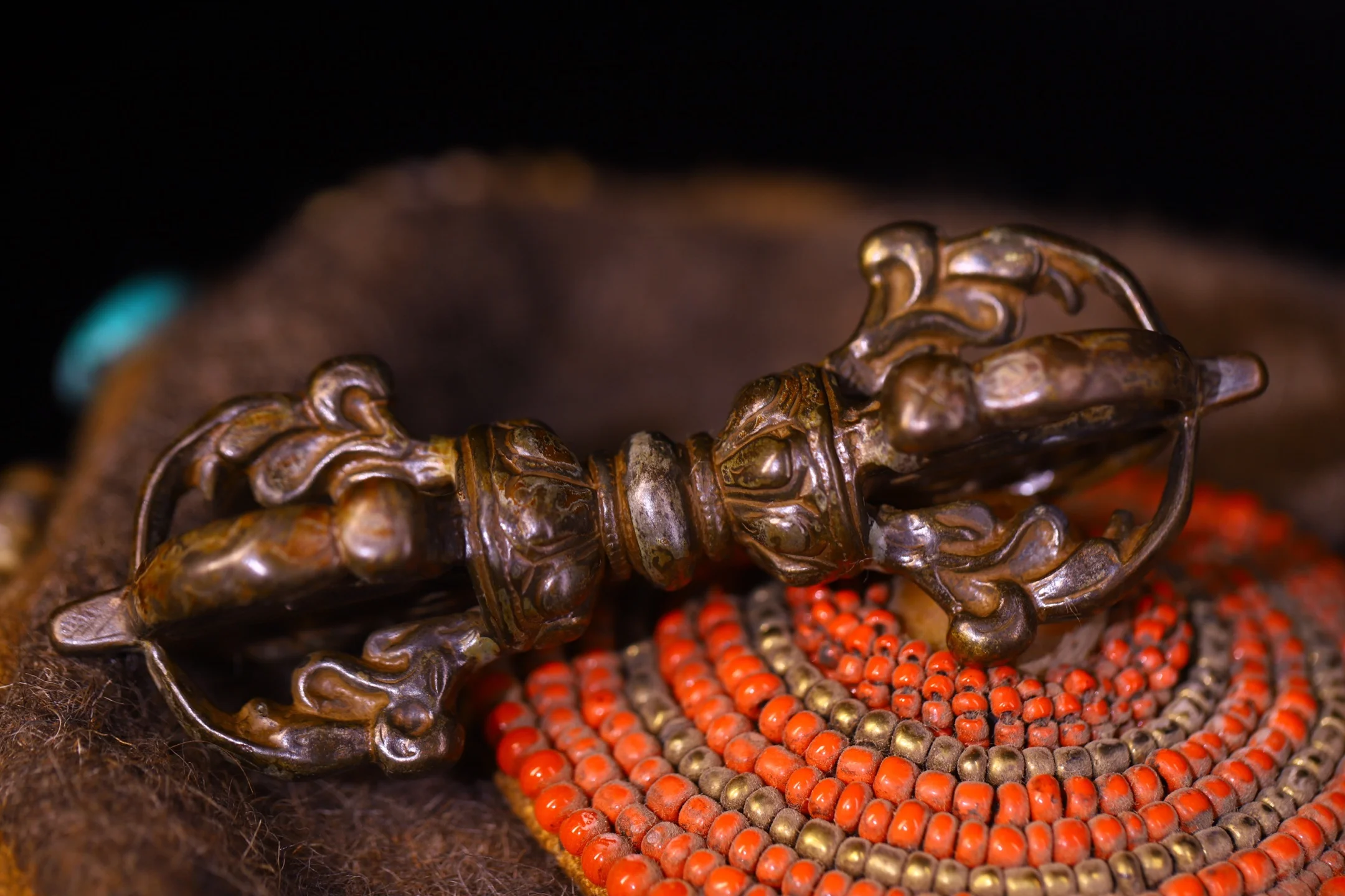 

5"Xizang Folk Collection Old Bronze Cinnabar Lotus Texture Dorje Vajra Phurpa Pendant Amulet Dharam Town house Exorcism