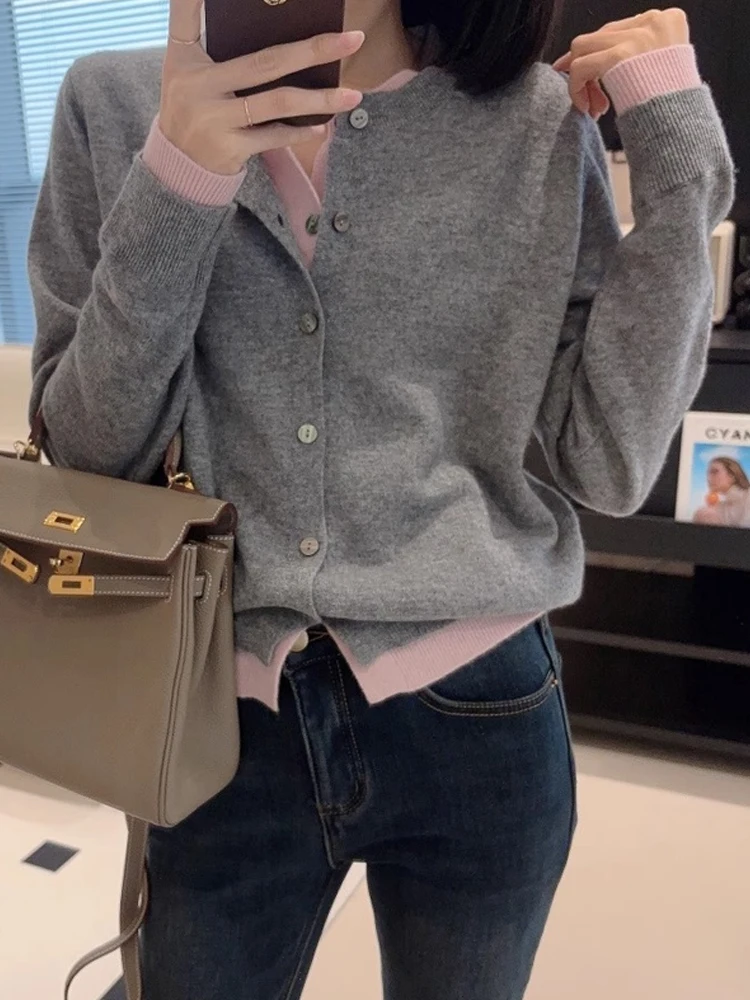 

Faionable Versatile round Ne Long Sve Camere Knitted Sweater Fake Two-Piece Splicing Design Sensation Woolen Top