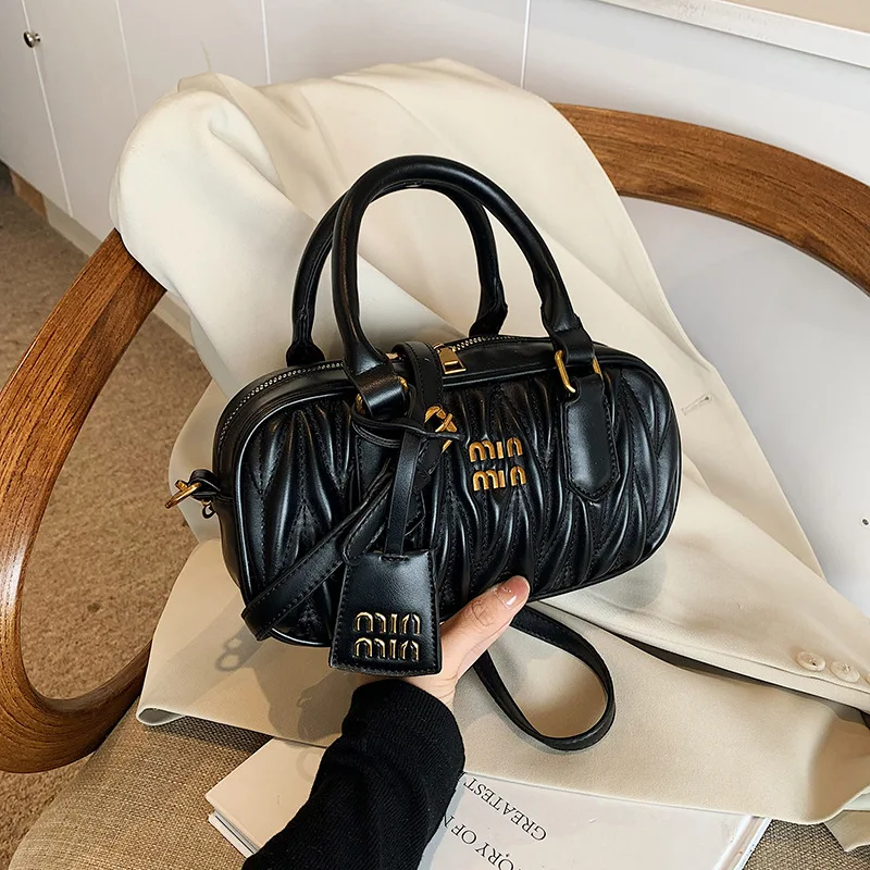 

Elegant Wrinkle Shoulder Bag 2025 New for Women, Soft Leather Crossbody Purse, Fashionable Pillow Tote for All Occasions