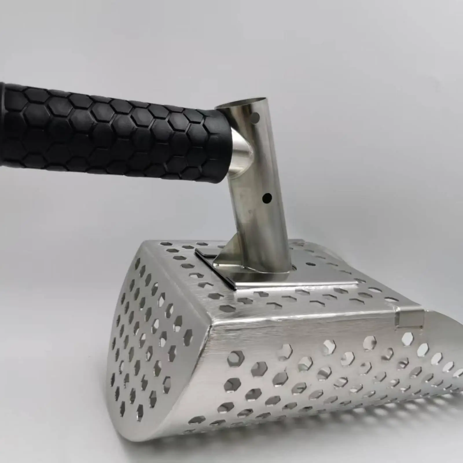 Hexagonal Screen Sand Scoop Metal Sand Scoop Sifting Tool Textured Grip Sturdy for Beachcombers