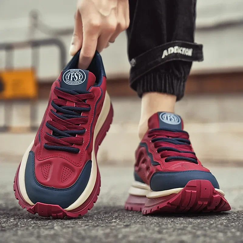 أحذية رياضية رجالية رائعة جديدة موضة الاتجاه أحذية كاجوال متعددة الاستخدامات نعل سميك الارتفاع زيادة أحذية الجري الرياضية في الهواء الطلق
