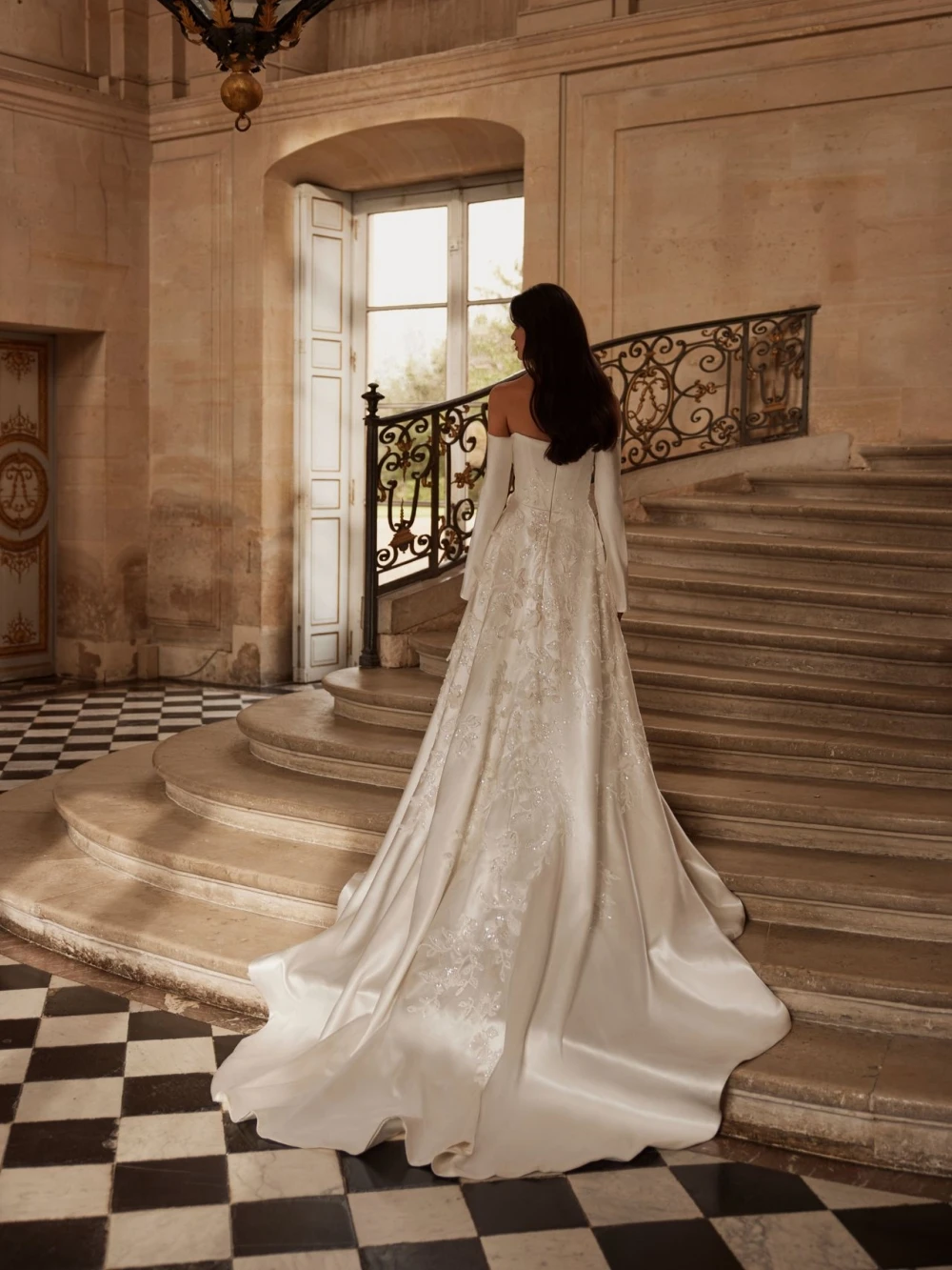 วินเทจซาตินยาวเจ้าสาวเสื้อคลุมประดับด้วยเลื่อมไข่มุกชุดเจ้าสาวปิดไหล่แขนยาวชุดแต่งงานที่กําหนดเองRobe De M Ariée