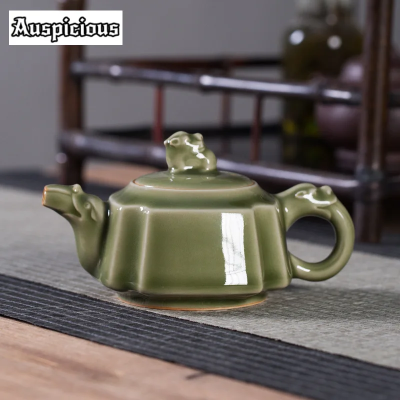 200ml Handmade Longquan Celadon Teapot Chinese Antique Glaze Infusions Pot Household Tea Soaking Filter Kettle Tea Ceremony Gift