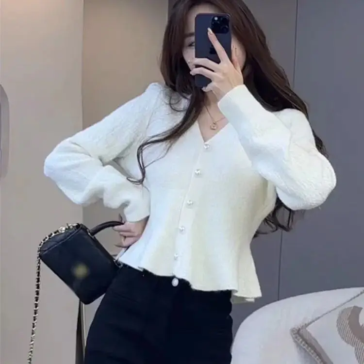 Red Cardigan Design Knitted Sweater Autumn and Winter New Style Slim Fit Top Short Sweater Small Stature Long Sleeves Sweaters
