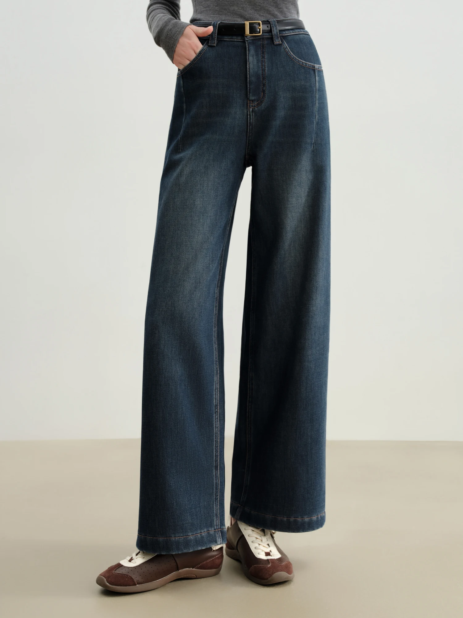 ZIQIAO جينز مستقيم دافئ مبطن بالصوف للنساء 2025 شتاء ريترو أزرق واسع الساق مهرجان الموسيقى الحياة اليومية المنزل التنقل المدرسة #2