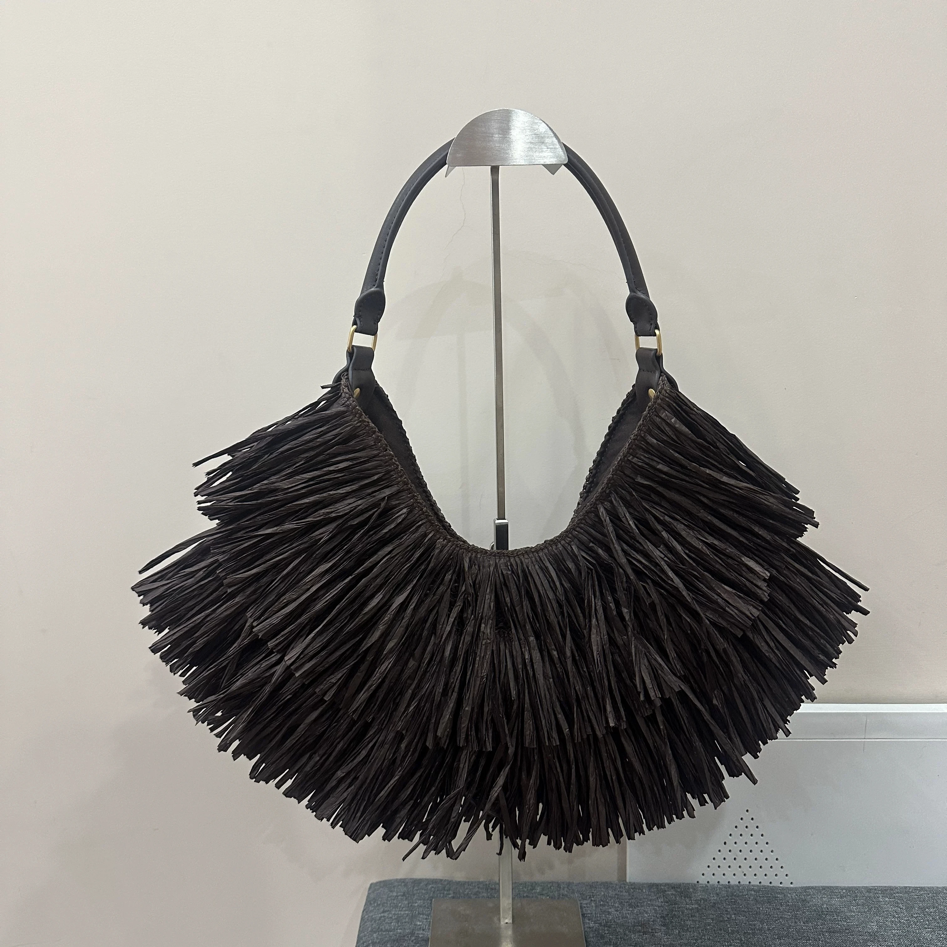 

Bohemian Vintage Tassel Handbag Hand Woven Lightweight Breathable Large Capacity Tote Bag Short Handle Straw Beach Vacation Bag