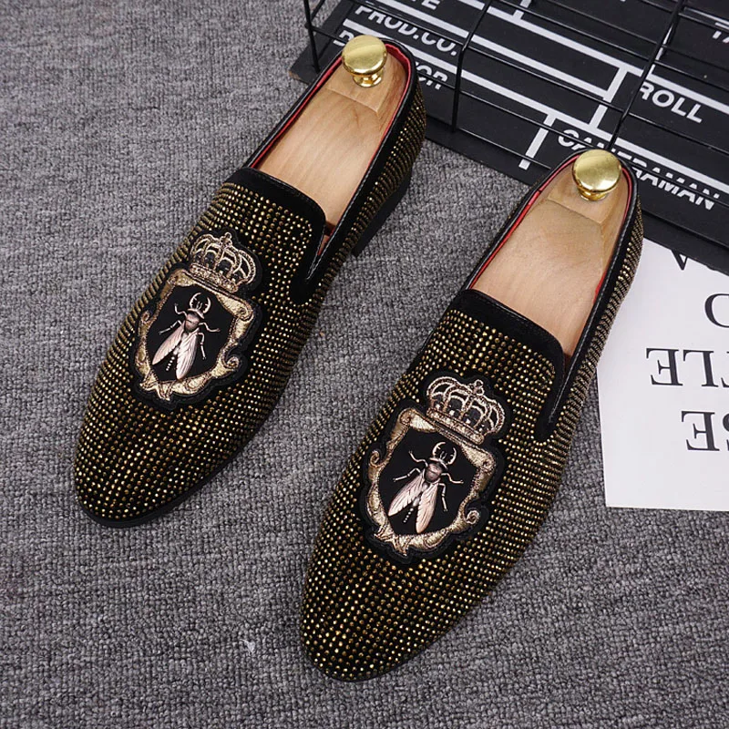 

New Shoes for Men Trend Leather Casual Shoes Spring Pointed Toe Party Rhinestone Dress Shoes Street Slip-on Crown Loafers