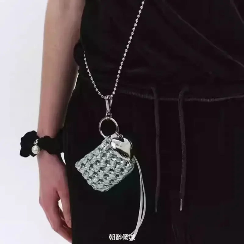 

Silver woven love, earphone bag, messenger bag, small bag, pendant, accessories, keychain.