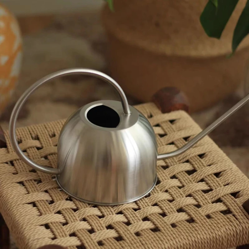 

Horticultural stainless steel antique style, quiet wind watering kettle, long mouthed household indoor watering and sprinkling