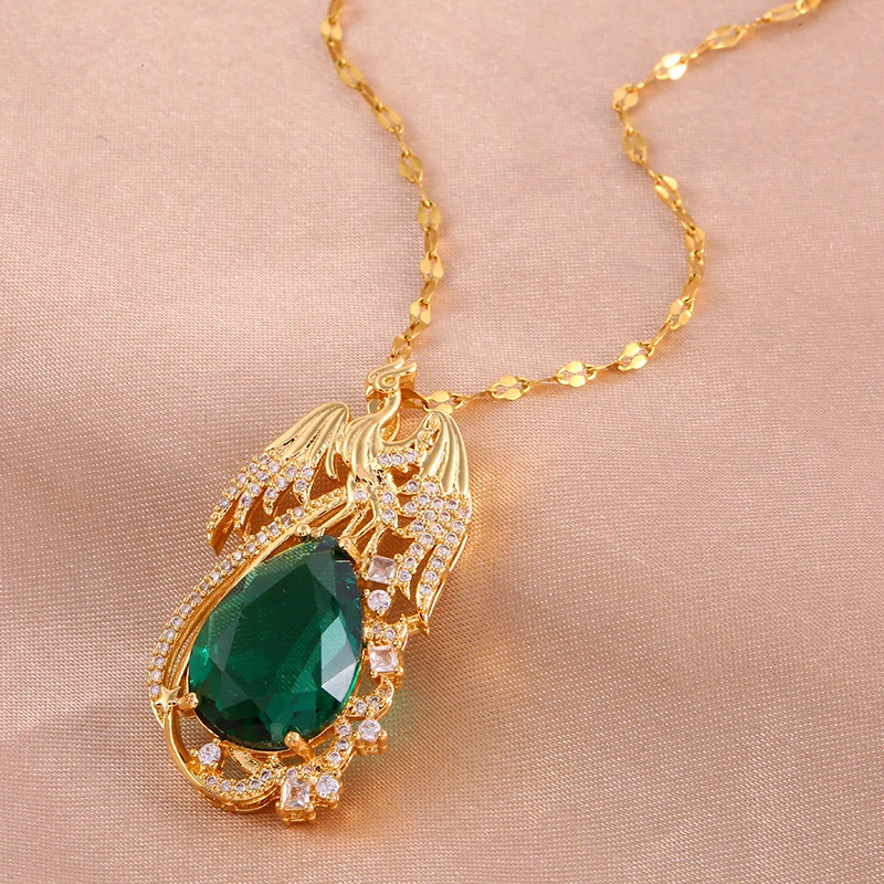 1 Piece Exaggerated Fashion Teardrop-shaped Green Stone Phoenix Pendant Necklace for Women